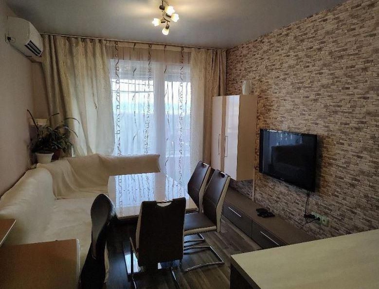 Дава се под наем Двустаен апартамент в Варна, Възраждане 1 - 55 кв.м за 425 € - Снимка #1