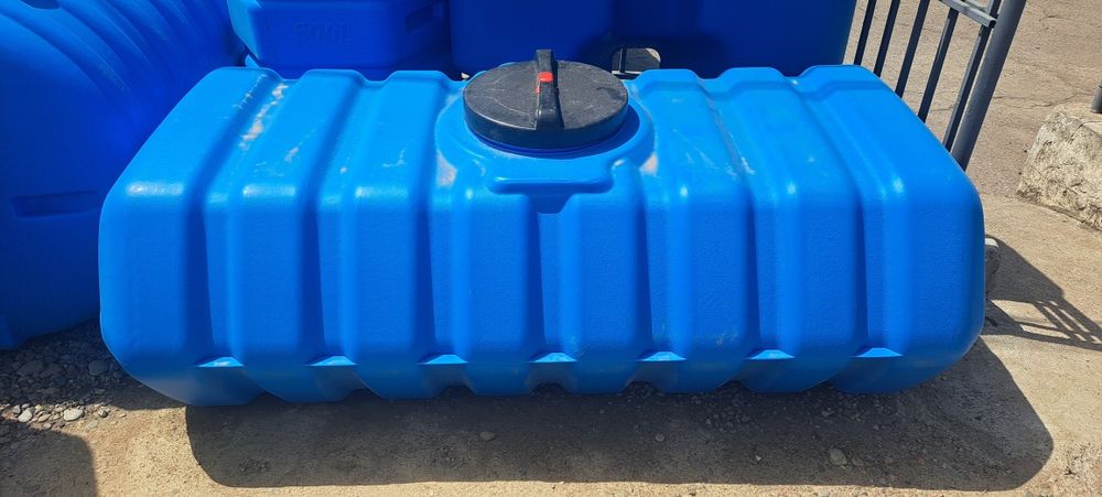 İchimlik suvi uchun bochkalar