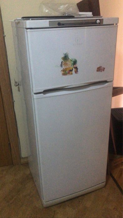 Продам холодильник
