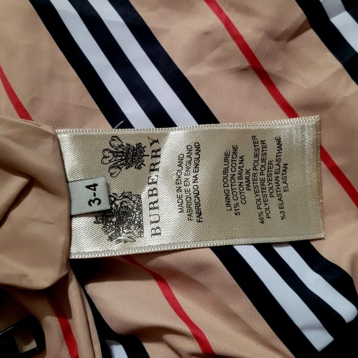 Geaca Burberry originala 4 ani, cu 2 fete