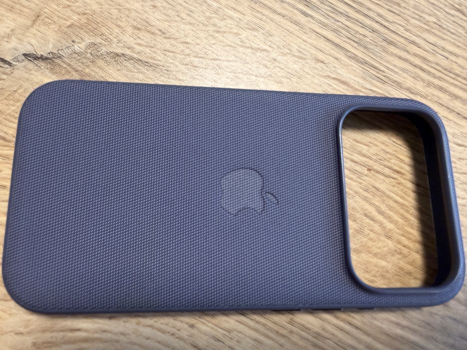 Husa iPhone 17 Pro TechWoven Case originala – MagSafe – ca noua