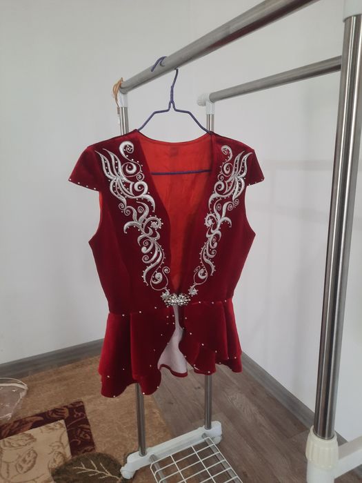 Продаю платья бу