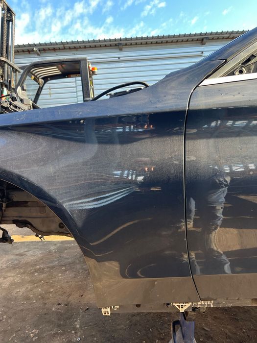 Преден ляв калник Mercedes W205