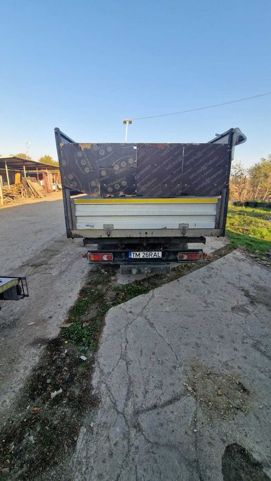 Vand Nissan autoutilitara basculabila