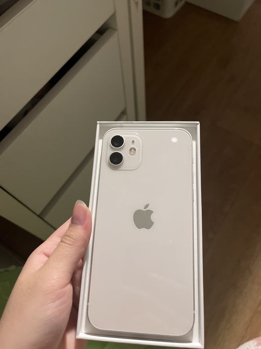 Продам 12 айфон, 72% аккамулятор