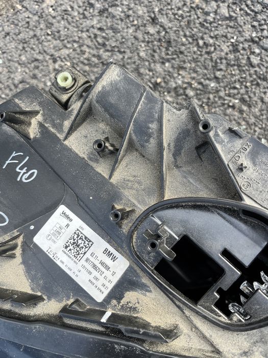 2 броя десен и 2 броя ляв фар BMW 1 F40 2020-