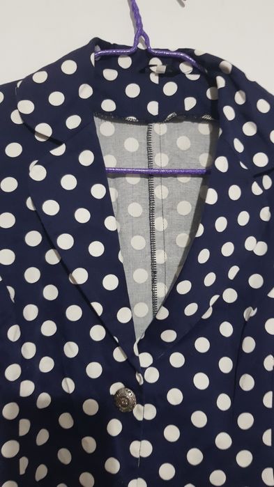 Sacou dama mar 40 pe eticheta dar recomand 38