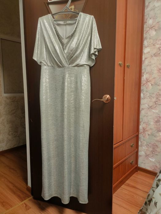 Продам платье длина макси