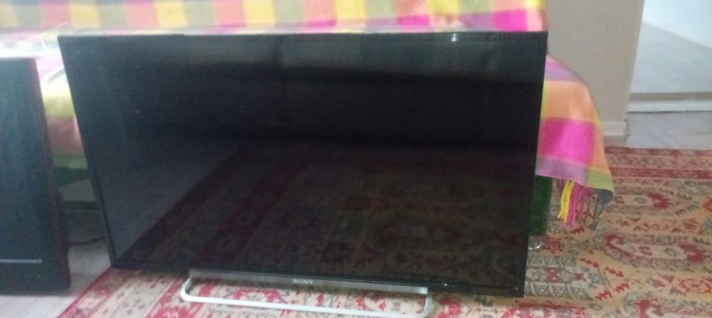 Продам два телевизора на запчасти