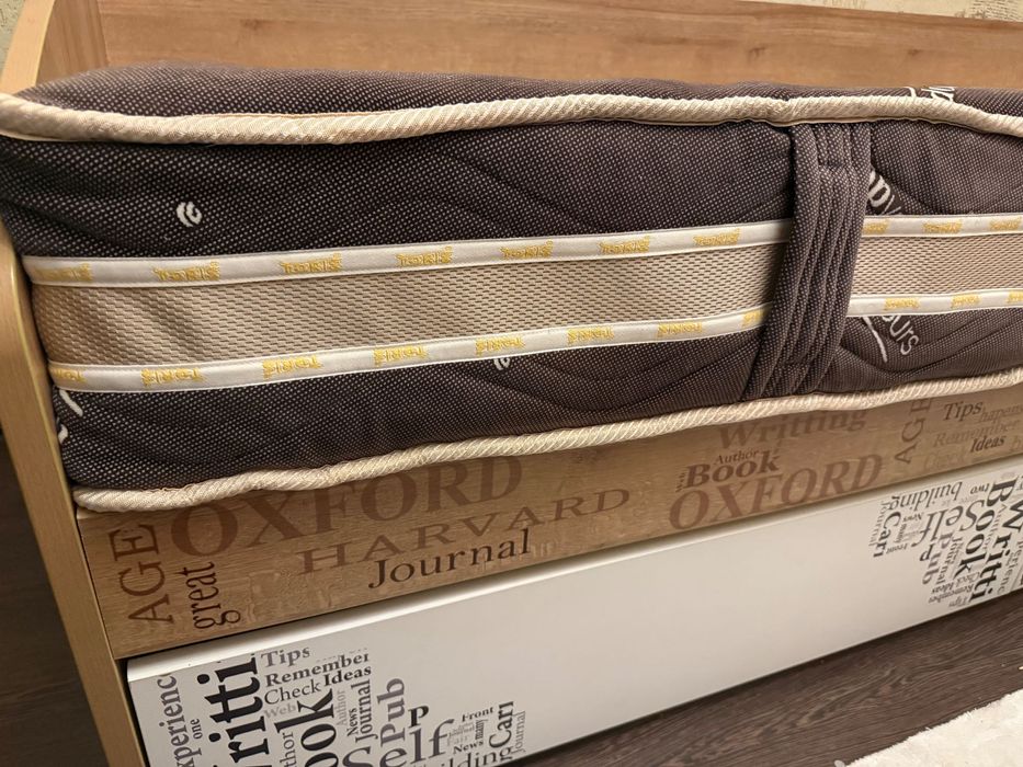 Односпальная кровать 90х200