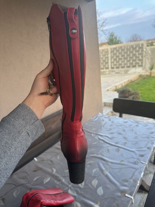 Чисто нови ботуши