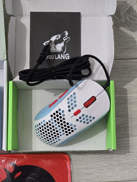 Set Gaming RGB: Tastatură mecanică 60% + Mouse RGB + Mouse Pad