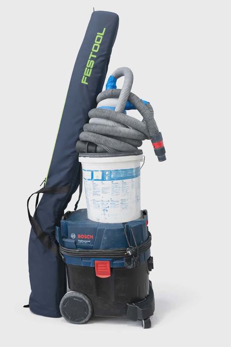 Прахосмукачка и жираф