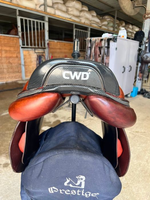 Седло за скачане  CWD Carbon 18”