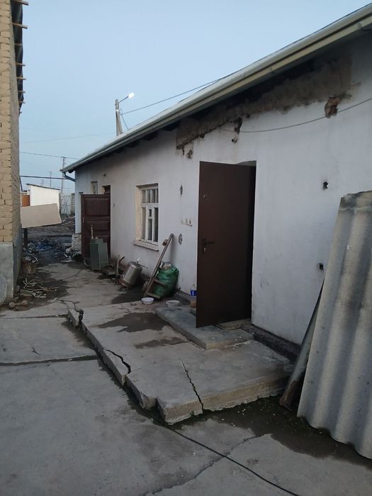 Урта чирчик.тумани.Авангардда.Куйликдан уйгача 9.5км. 1.4 соток 2хона.