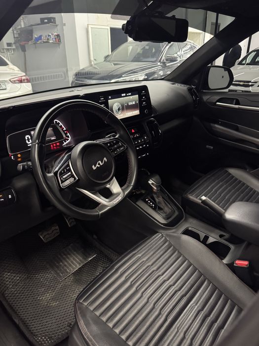 Kia sonet сотилади