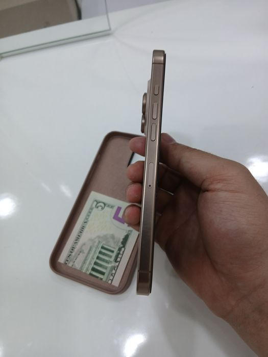 Iphone 16 pro max 256 gb desert titanum 75 sikl yomkost 100%