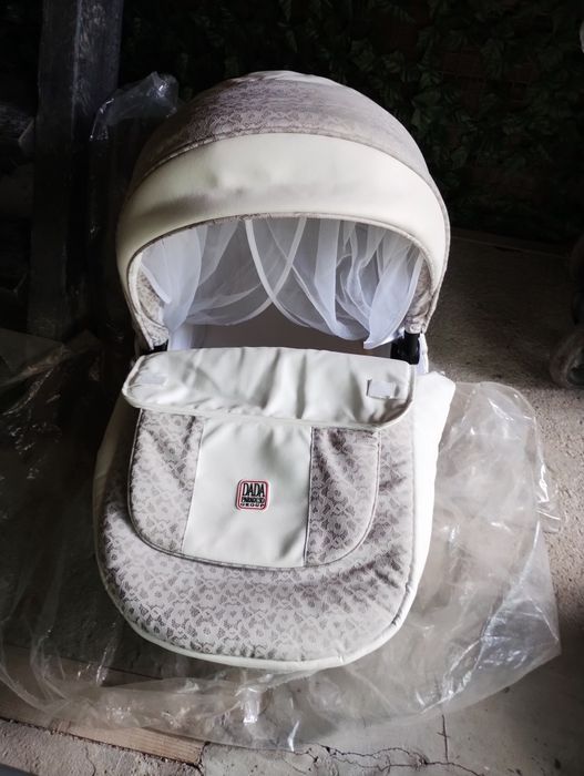 Продавам бебешка количка