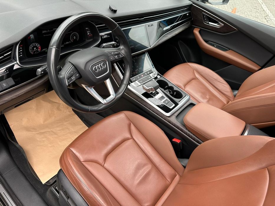 Audi Q7 quoatroo 3.0 benzina 340cp mild haibrid 7 locuri