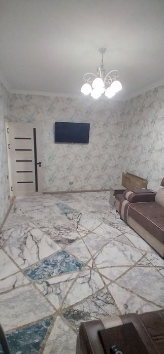 Массив Феруза 3 . Продам квартиру одна переделана в 2х