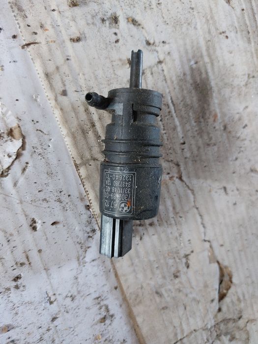 Помпа течност за чистачки E90 e91 bmw бмв n47 177кс 184кс