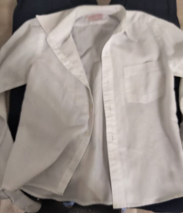 Продам рубашки и брюки на 7-9 лет