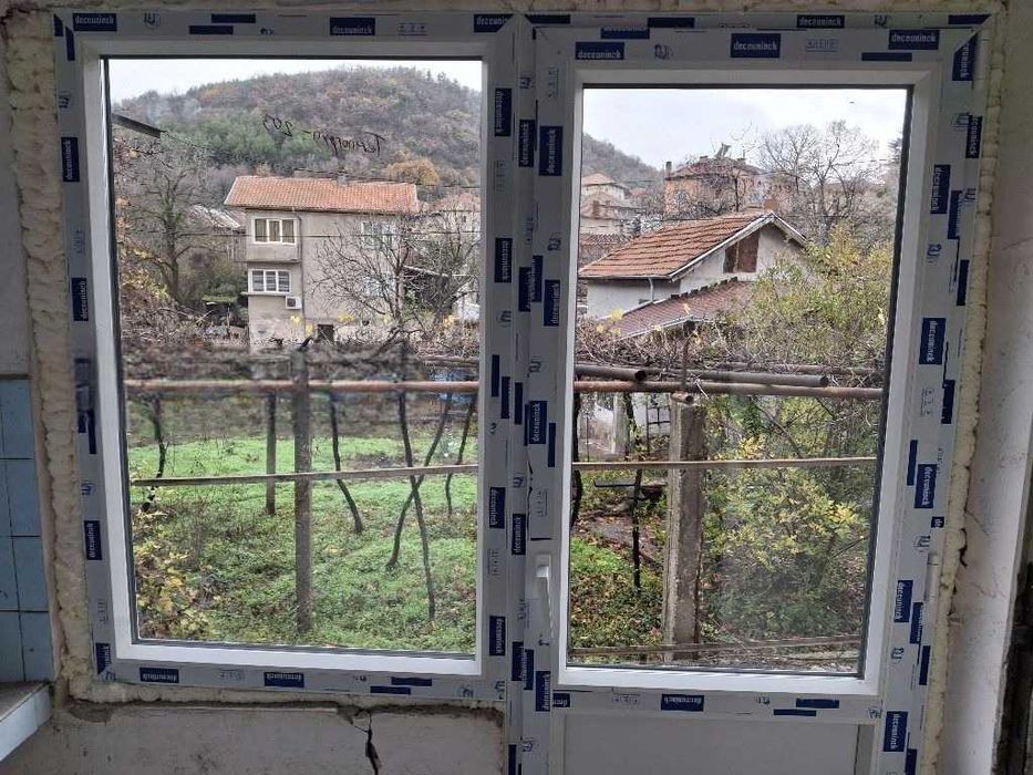 Двуетажна къща в Перущица