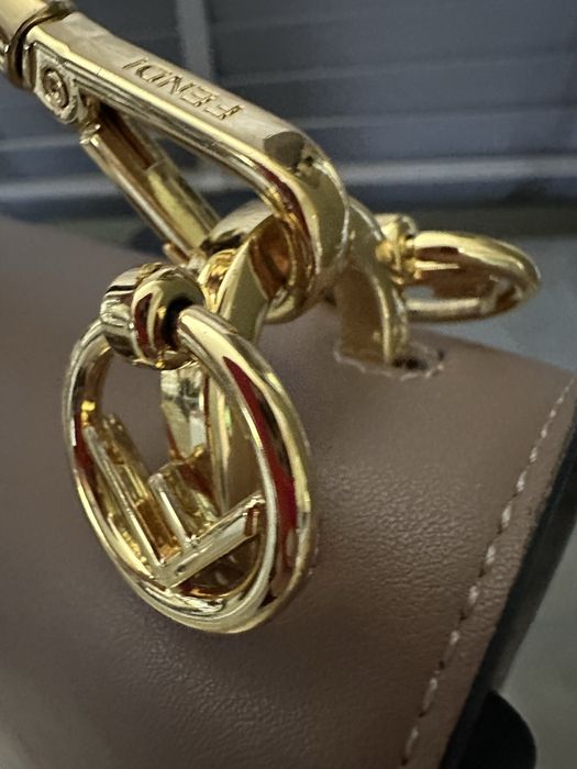 Чанта Fendi естествена кожа