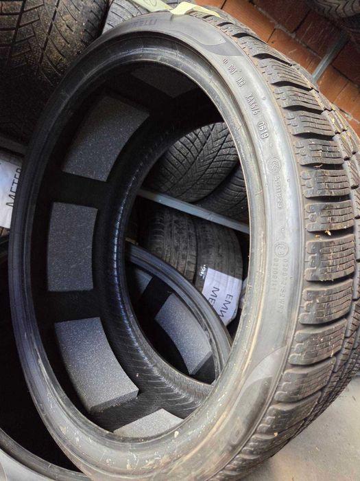 Гуми 285/30R20 101W M+S  Pirelli PZero Winter за RS6 дот 2019
