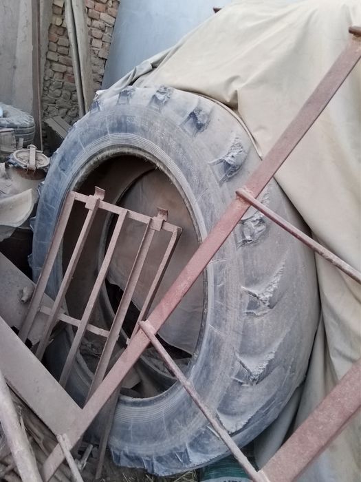 Bu balonlar bar traktordin baxasi 150000 som 6 Dana bar