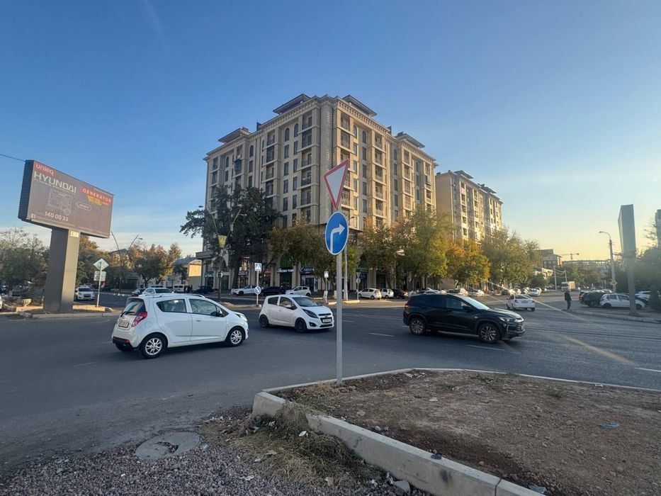 Сдаётся трехуровневая нежилой помещения для бизнеса