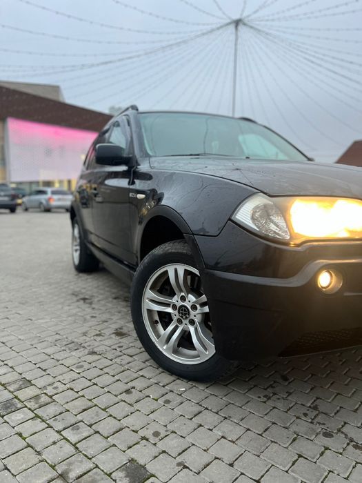 BMW x3         .