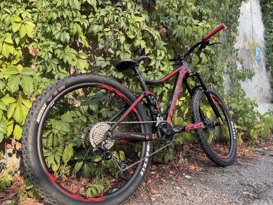 Giant stance M..