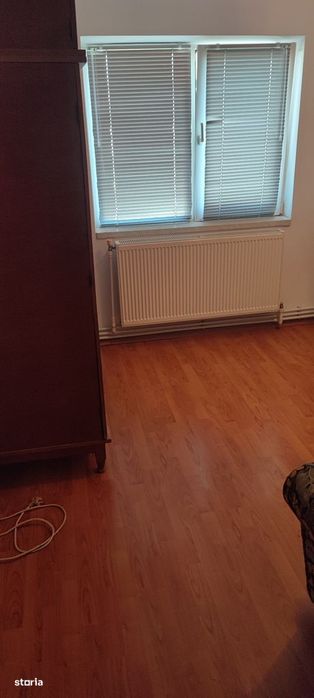 Apartament 2 camere, balcon, etaj 4, Călărași