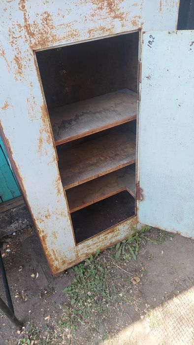 Сейф металический