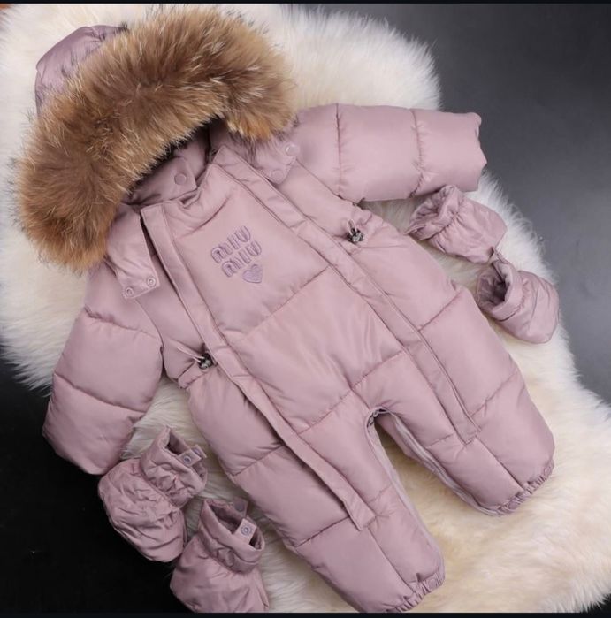 Продам комбинезон для девочки.