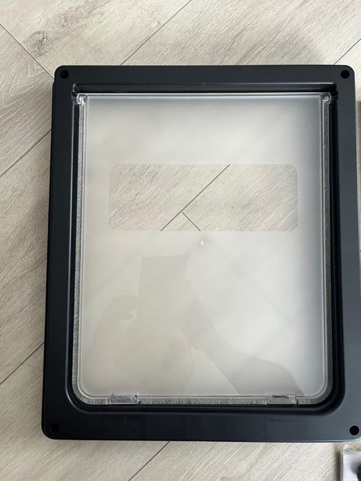 Дверца для домашних животных