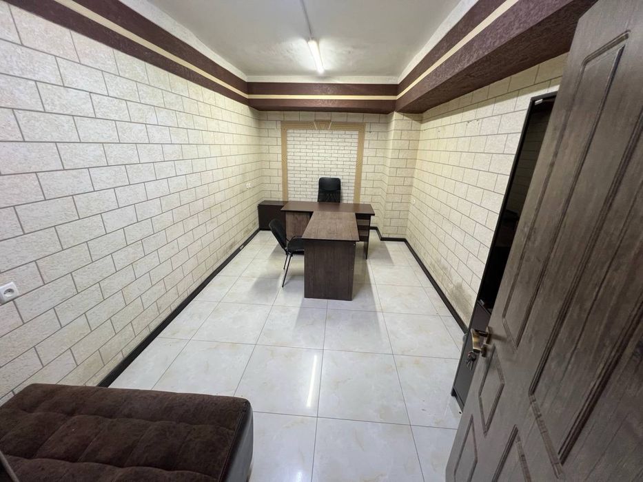 Аренда под офис 3 минут от метро Новза с мебелью подвол