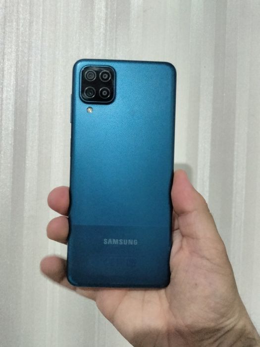 Продам Samsung A12 звоните