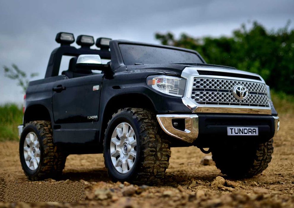 Акумулаторен джип TOYOTA Tundra 12V, лицензиран, с меки гуми