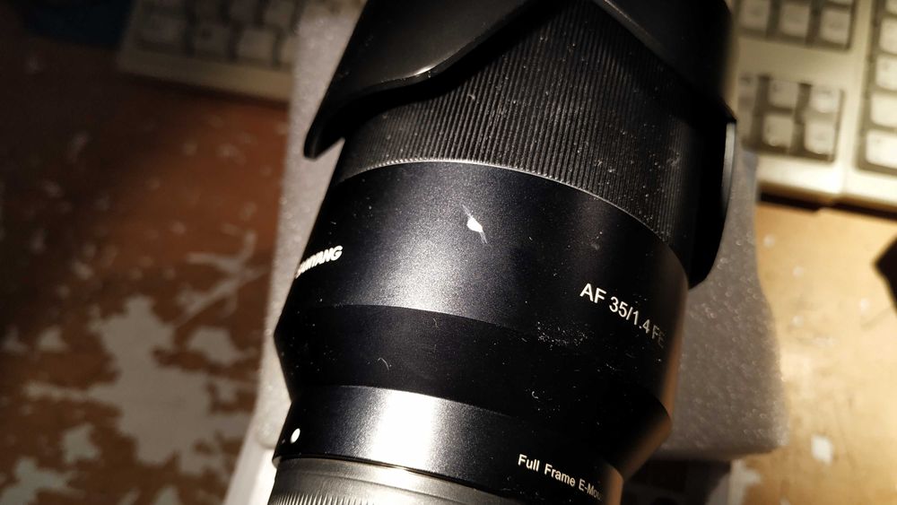 Обектив Samyang 35mm F1.4 AF за Sony FE фул фрейм