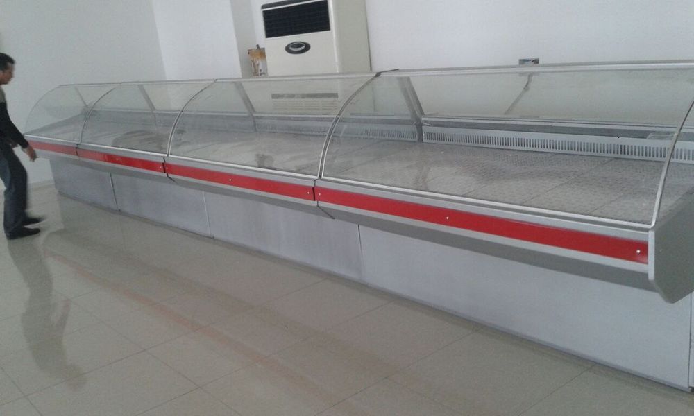 Витрина холодильник