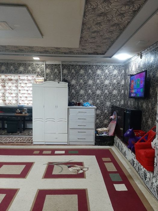 Ангрен 6/4да 2 хонали уй сотилади. Бизнес учун зўр