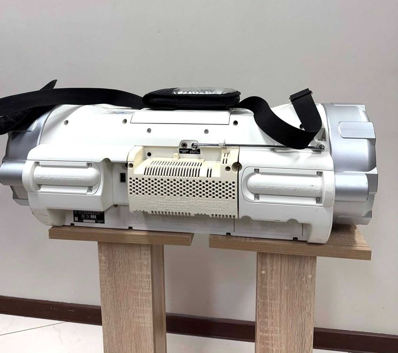 Колекционерски радио CD бумбокс JVC RV-NB20W + дистанционно управление