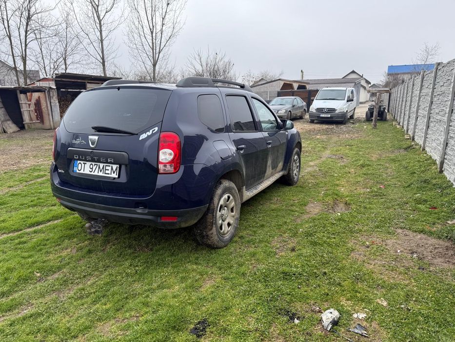 Dacia Duster    .