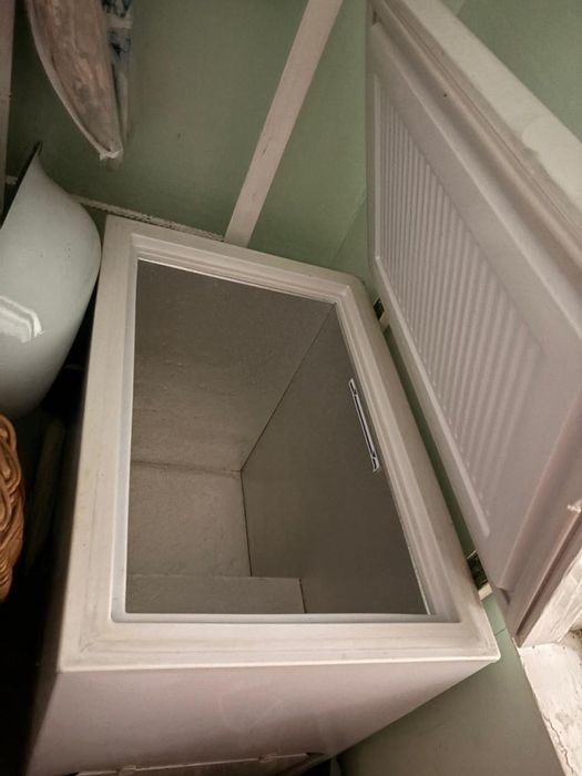 Продам морозильную камеру