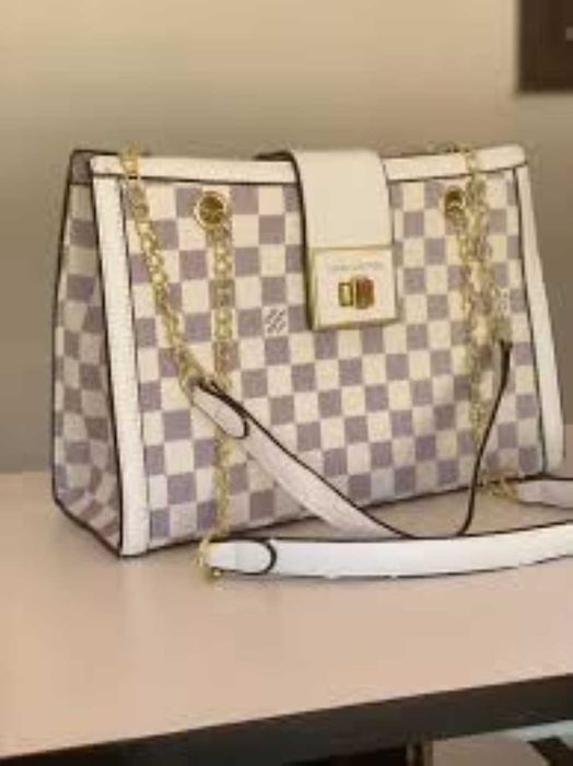 geanta Louis Vuitton de mana / umar alb / gri RAR