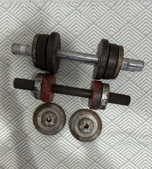 Отдам гантели советские каждая  по 12 кг, за шоколад