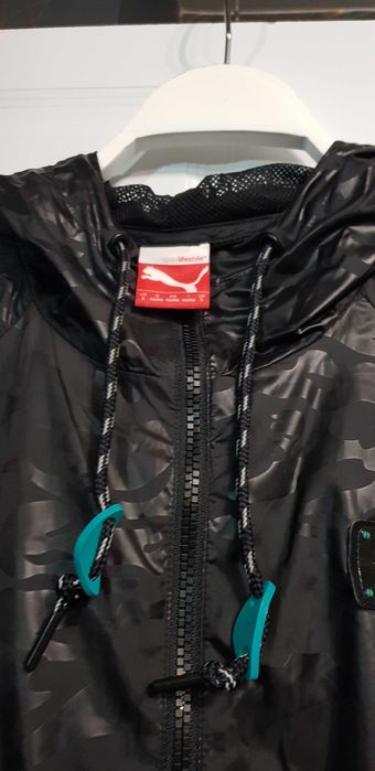 Продавам дамски топ на марката Desigual и Gas и яке Puma