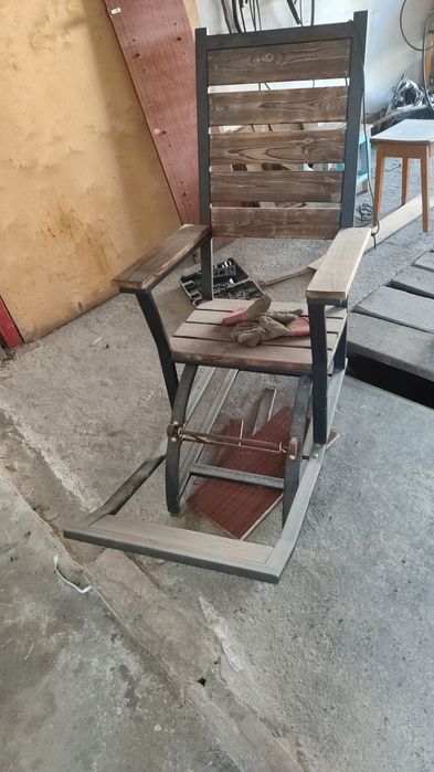 Кресло качалка маятниковая